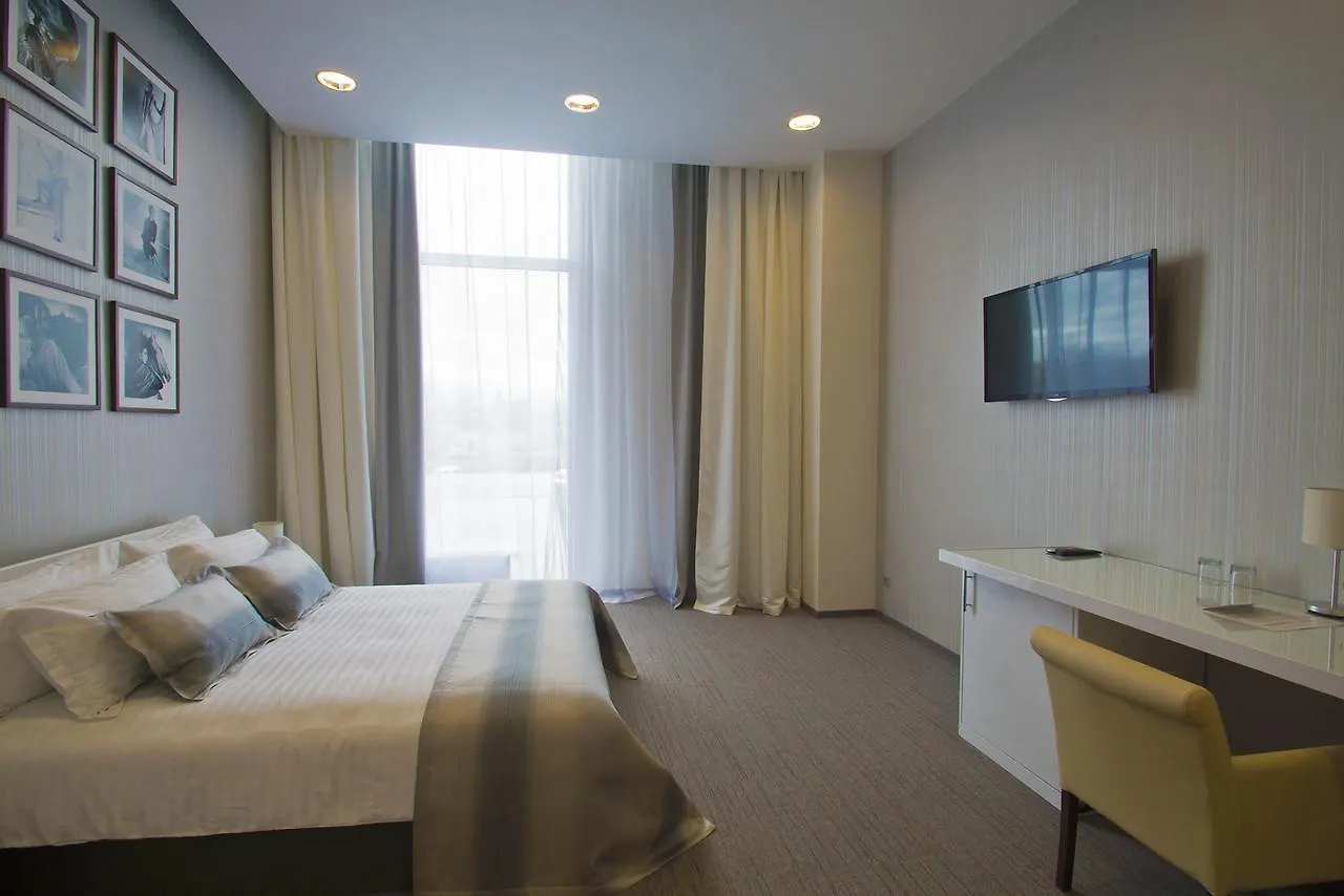 Terminal B Hotel Kiev 0*,